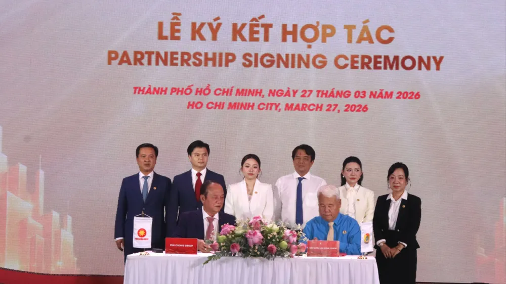 Đại diện LĐLĐ TPHCM và Tập đoàn Phú Cường ký biên bản ghi nhớ hợp tác