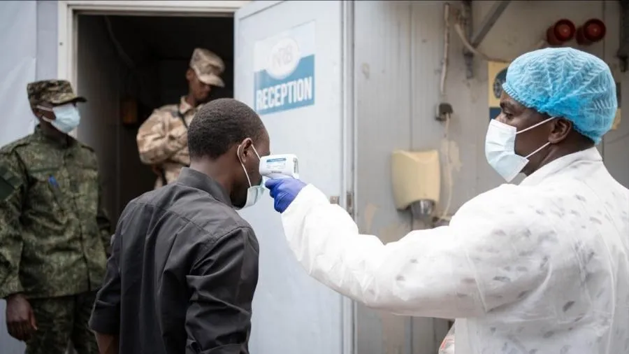 Đo thân nhiệt để kiểm dịch Ebola tại Goma, Cộng hòa Dân chủ Congo. Ảnh: XINHUA 