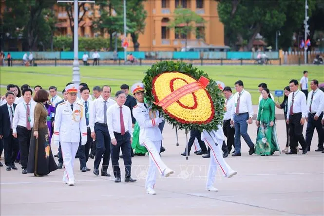 vna_potal__dai_bieu_du_dai_hoi_dai_bieu_toan_quoc_hoi_nong_dan_viet_nam_lan_thu_ix_vao_lang_vieng_chu_tich_ho_chi_minh_stand.jpeg
