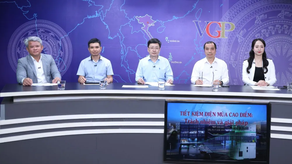 Các đại biểu tham dự tọa đàm