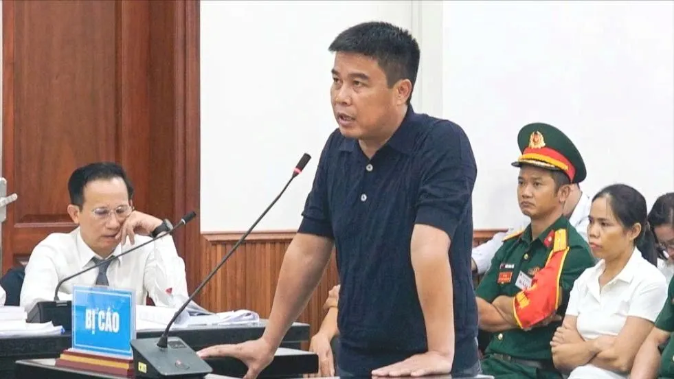 Bị cáo Nguyễn Văn Hậu, cựu Chủ tịch HĐQT Công ty cổ phần Tập đoàn Phúc Sơn, tại phiên tòa. Ảnh: PHÙNG ANH