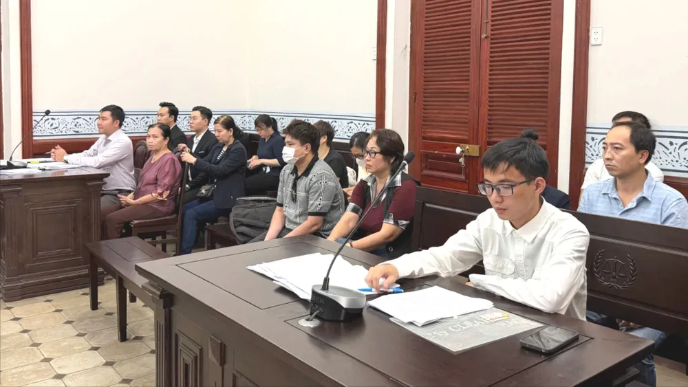 Phiên xét xử sơ thẩm vụ tranh chấp di sản của cố diễn viên Đức Tiến. Ảnh: SONG MAI