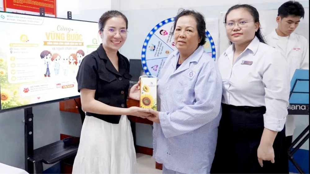 Nâng đỡ tinh thần người bệnh ung thư và thân nhân 