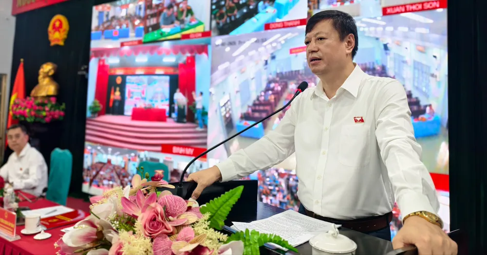 cu-tri-kien-nghi-giai-phap-du-sach-giao-khoa-chong-ngap-0.jpg