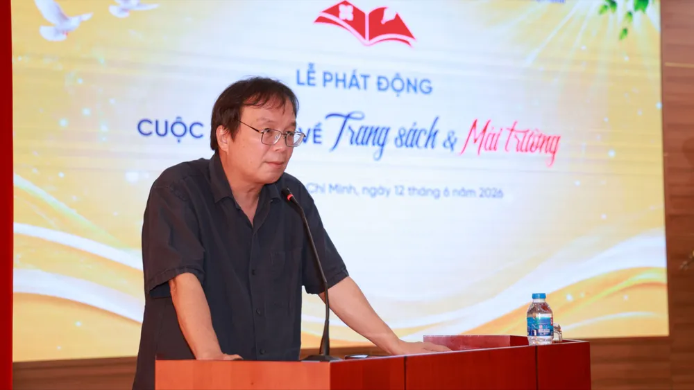 Ông Nguyễn Tiến Thanh, Chủ tịch Hội đồng thành viên, Tổng Giám đốc Nhà xuất bản Giáo dục Việt Nam, phát biểu tại Lễ phát động cuộc thi viết về “Trang sách & Mái trường” trên phạm vi toàn quốc, ngày 12-6-2026. Ảnh: Nhà xuất bản Giáo dục Việt Nam.