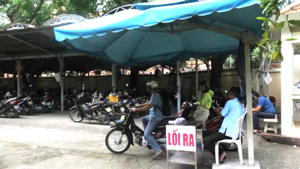 TPHCM mở điểm giữ xe tạm thời để “giải cứu” đường sách  ảnh 4