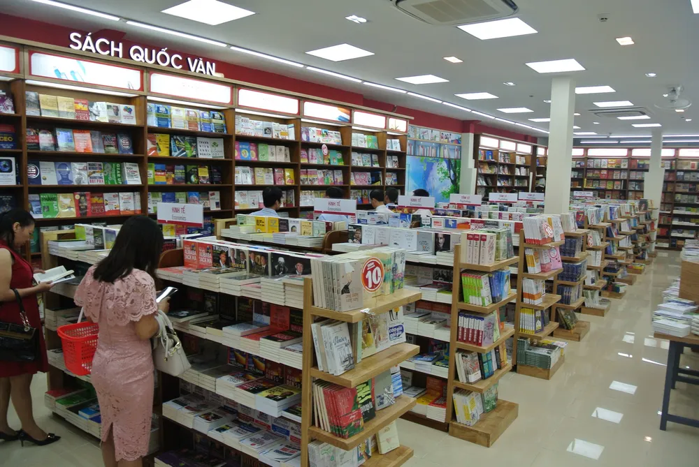 Nhà sách Xuân Thu trở lại với phong cách hiện đại ảnh 2