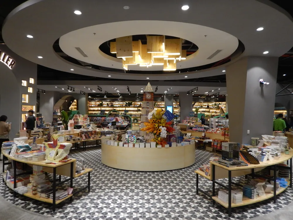 Ngỡ ngàng vẻ đẹp của TP sách châu Âu vừa đến với bạn đọc TP Hồ Chí Minh ảnh 9