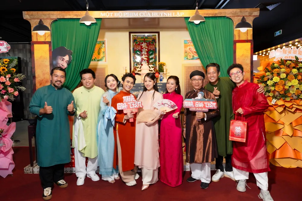 Dàn sao trong bộ phim Nhà Gia Tiên.jpg