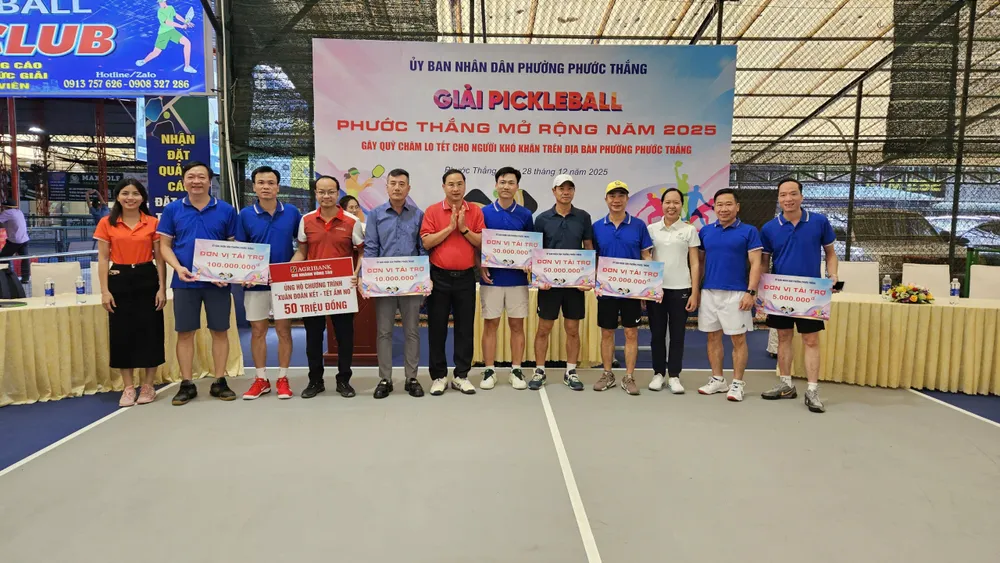 4.1 Các vận động viên ủng hộ tại giải.jpg