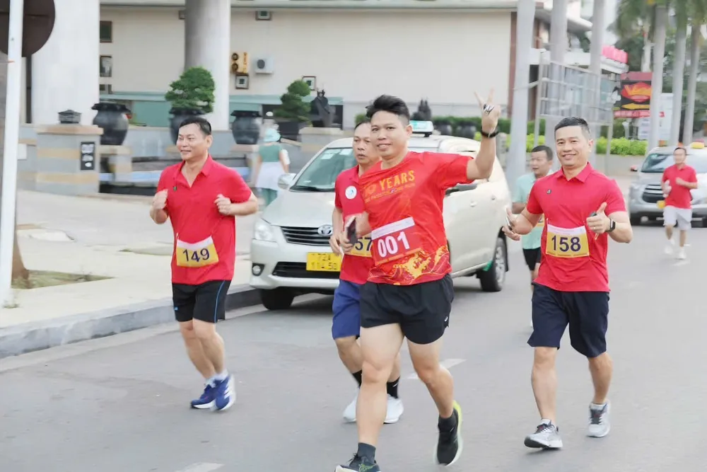 Các vận động viên không chuyên tham dự môn thi điền kinh