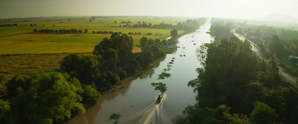 Bối cảnh miền Tây gây thương nhớ trong Tài.png