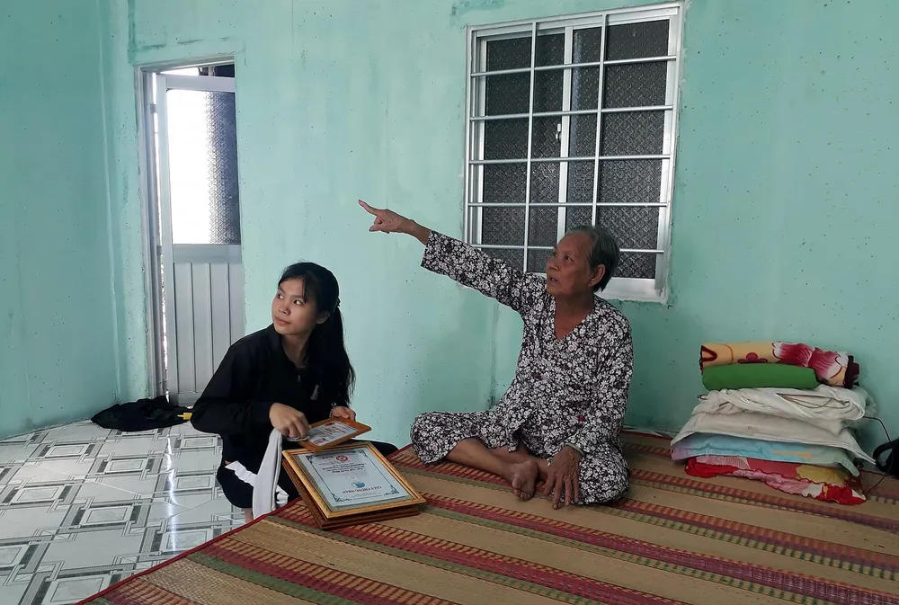 Bàn giao 5 căn nhà an toàn, phòng chống thiên tai ảnh 2