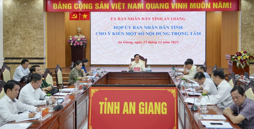 Quang cảnh cuộc họp