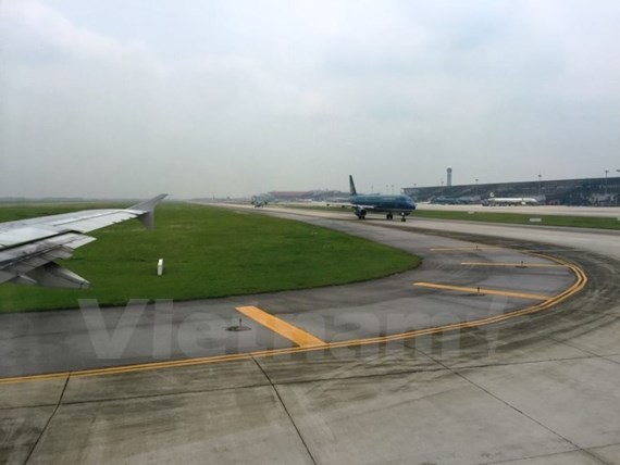 The Cat Bi Airport's taxiway N is in poor repair (Photo: VNA)