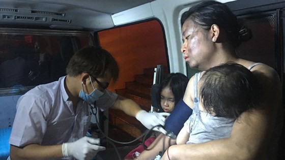 City leaders arrive in high-rise fire to direct firefighting task ảnh 4