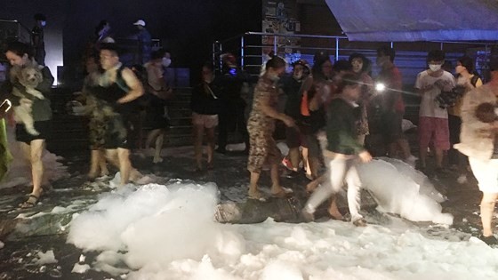 City leaders arrive in high-rise fire to direct firefighting task ảnh 1