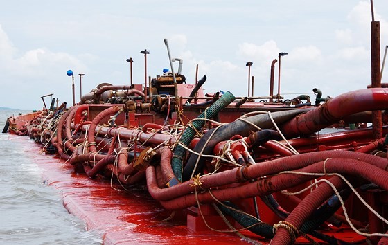 Barges caught red-handed illicitly sand mining