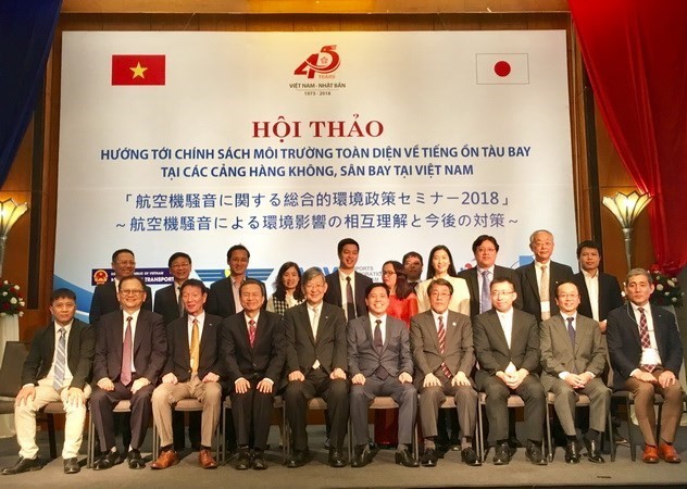 Participants in the workshop on November 29 pose for a photo (Photo: VNA)