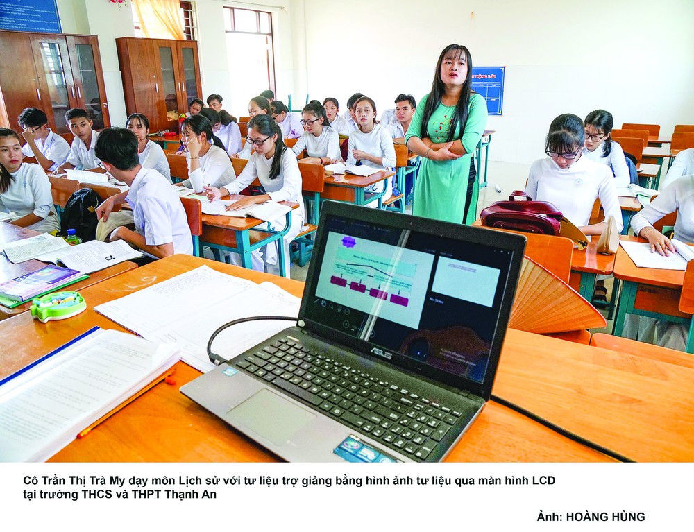 New school brightens up poor island district in HCMC ảnh 1