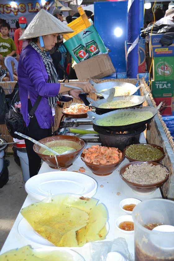 Festival seeks to build brand names for southern traditional cakes ảnh 2