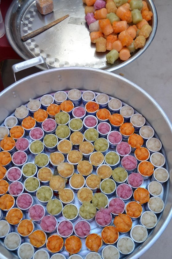 Festival seeks to build brand names for southern traditional cakes ảnh 3