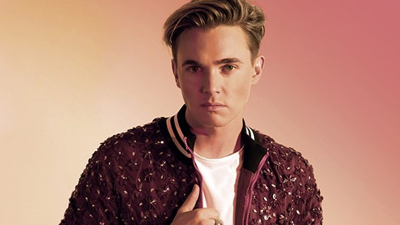 Pop-prince Jesse McCartney performs in Vietnam