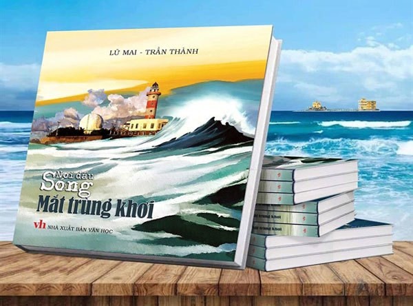 Authors release second book about Truong Sa soldiers