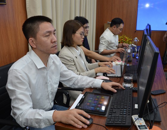 Smart health, education operation centers link with city’s manpower development ảnh 2