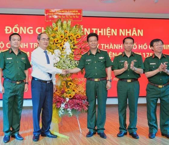 HCMC authorities, residents gratefully acknowledge physicians’ contributions ảnh 1