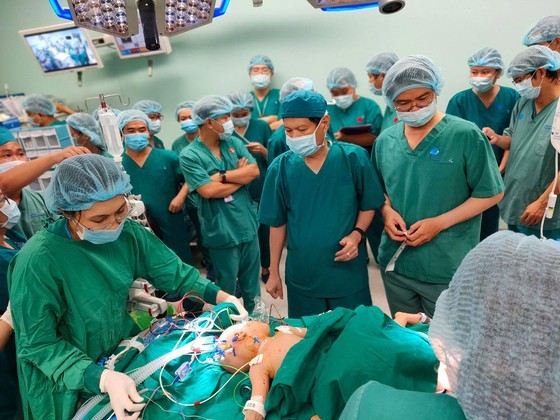 Conjoined twin girls successfully separated in HCMC  ảnh 12