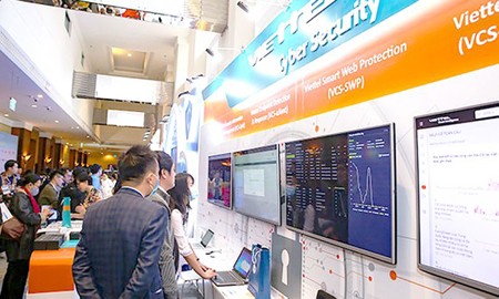 Products in the field of cyber security are exhibited on the Vietnam Information Security Day 2020 in Hanoi. (Photo: SGGP)