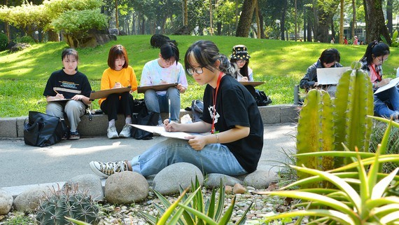 HCMC tries to lure investors to pour money into construction of green parks ảnh 1