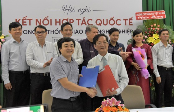 International cooperation opens up more opportunities for students  ảnh 1