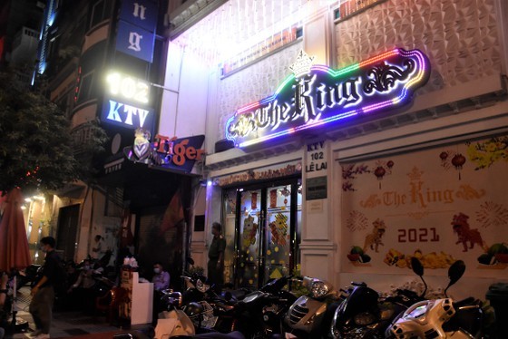 Authorities in HCMC detect Covid-19 rule violators ảnh 1