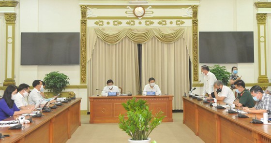 City chairman orders to activate measures against Covid-19 at highest level ảnh 2
