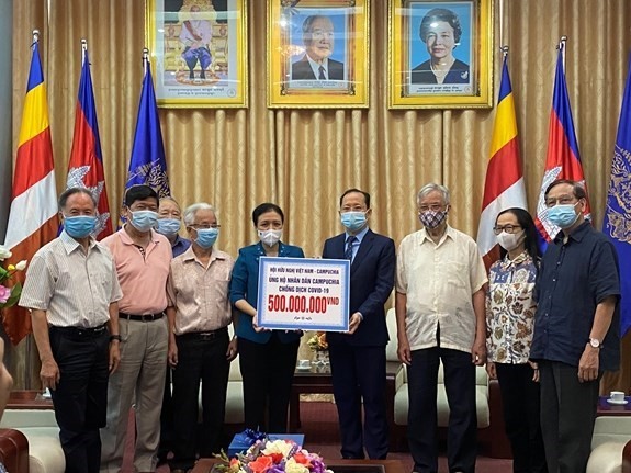 Friendship association provides aid for Cambodia to fight COVID-19 ảnh 1