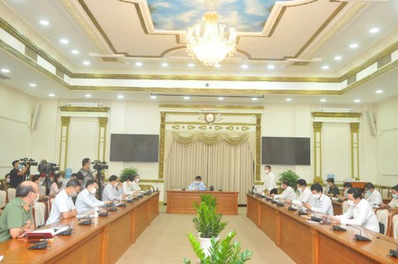 New Covid-19 outbreak in religious mission relates to 16 districts ảnh 3