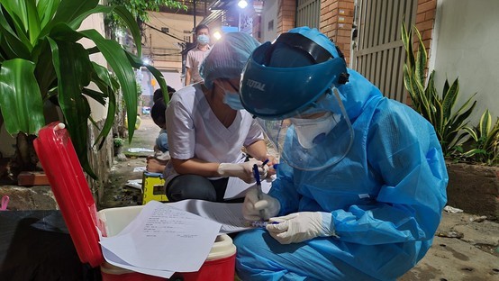 HCMC announces 25 new suspected Covid-19 cases from religious mission  ảnh 1