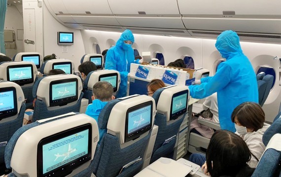 More than 1,600 flights delayed, cancelled in May ảnh 1