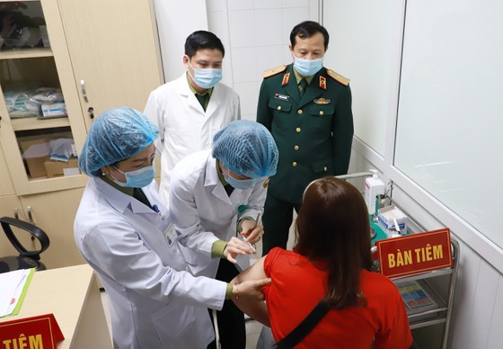 Trials of homegrown COVID-19 vaccine show positive signs ảnh 1