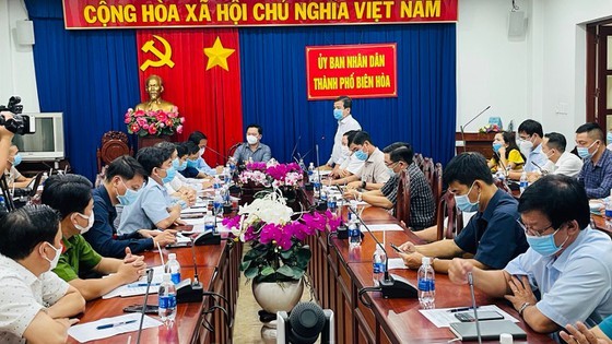 Bien Hoa convenes urgent meeting over possible Covid-19 case in Amata IP ảnh 1