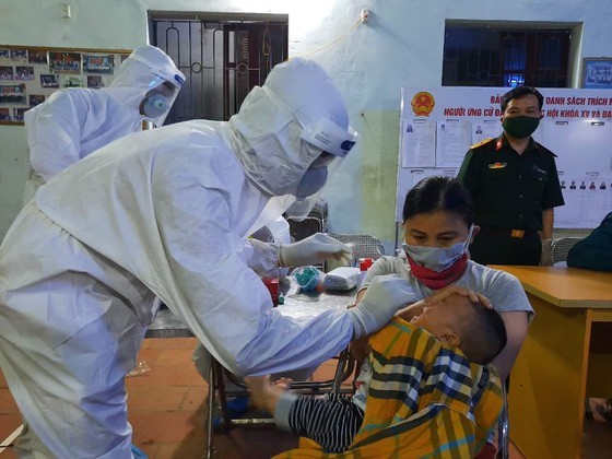 Three more children positive for SARS-CoV-2 related to market in Hanoi ảnh 1