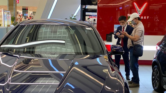 Automobile companies offer discount pushing its sales to soar ảnh 1