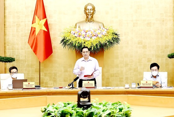 PM urges localities to persistently pursue dual goals ảnh 1