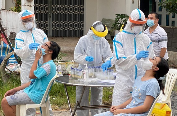 HCMC to apply stricter measures to control coronavirus epidemic ảnh 1