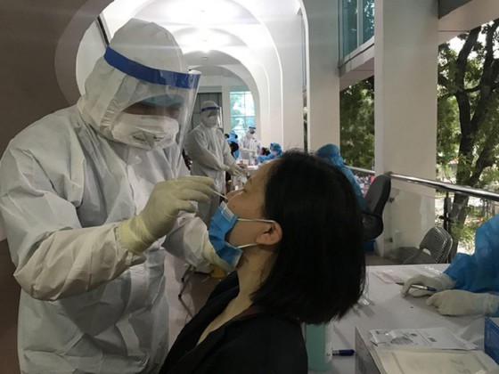 Hanoi detects more Covid-19 locally-transmitted cases ảnh 1