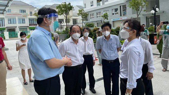 HCMC uses Molnupiravir for treating Covid-19 patients at home  ảnh 1