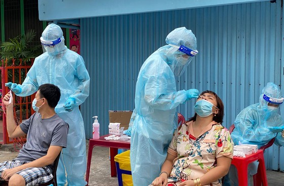 HCMC strives to reduce Covid-19 mortality rate ảnh 2