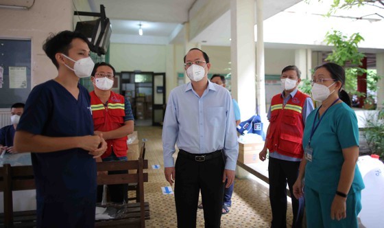 HCMC sets up facilities for Covid patients ineligible for home treatment  ảnh 1
